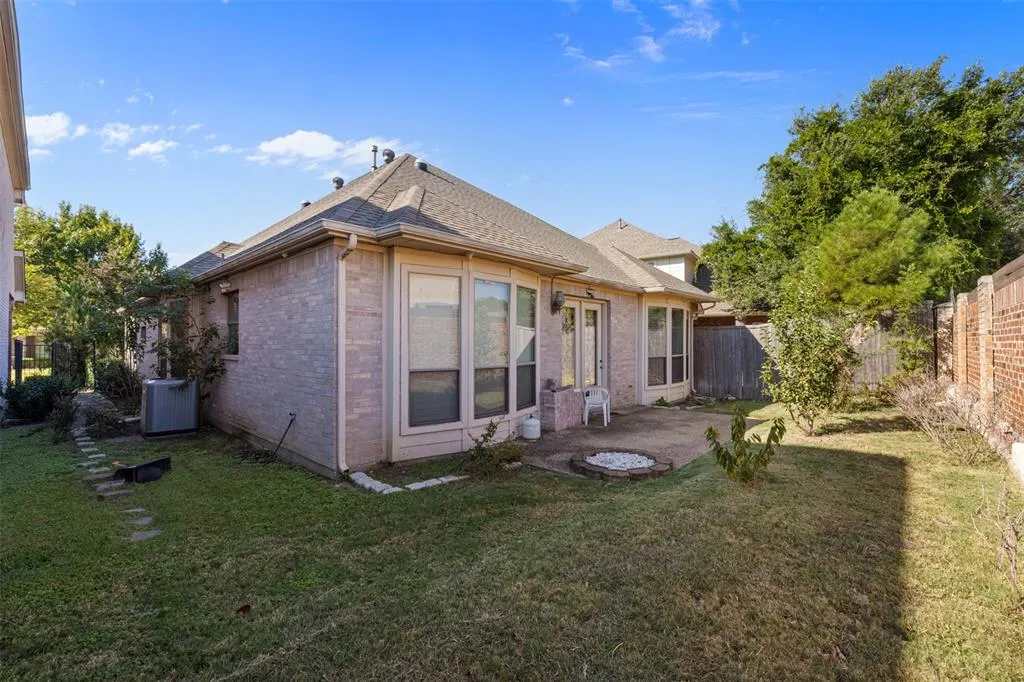 1049 Lake Ridge Drive
