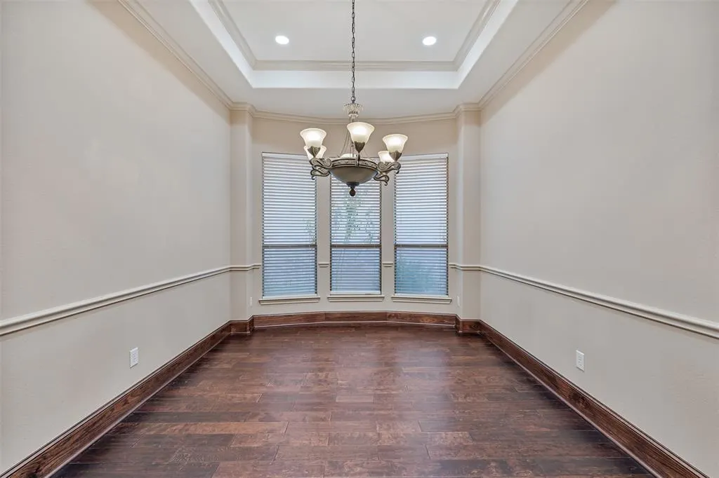1049 Lake Ridge Drive