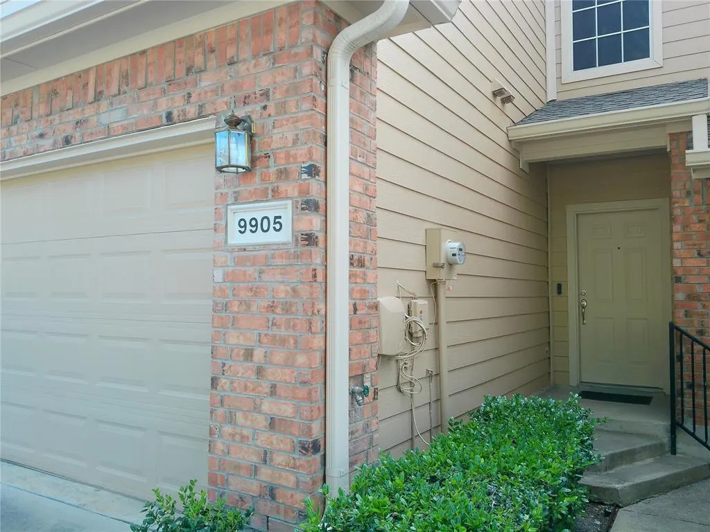 9905 Rockwall Road