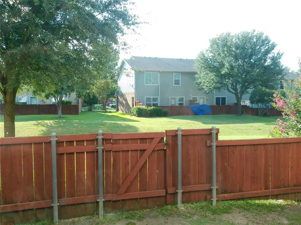 9905 Rockwall Road