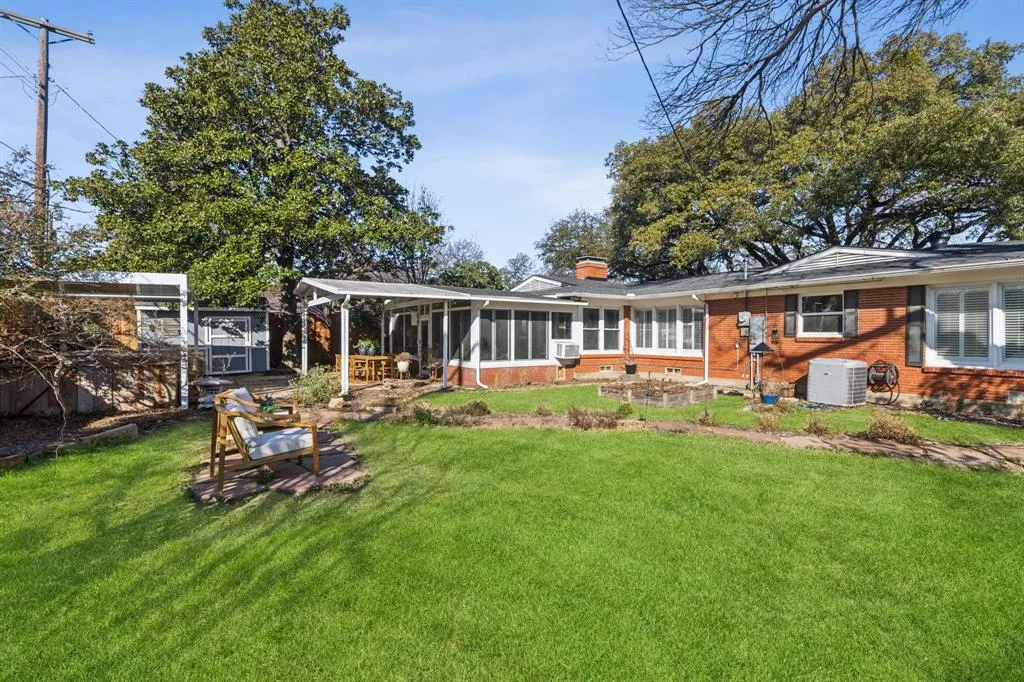 504 Monssen Drive