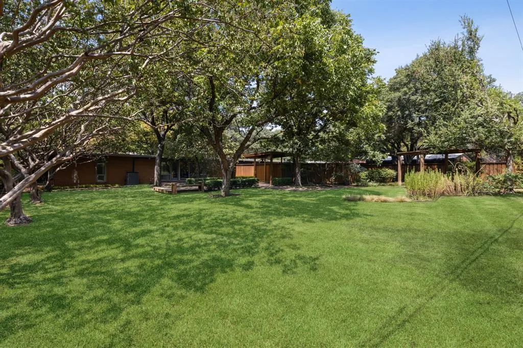 10714 Royal Springs Drive