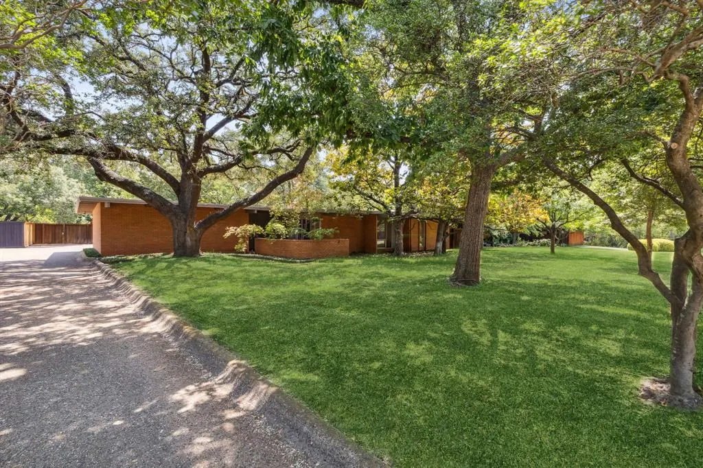 10714 Royal Springs Drive