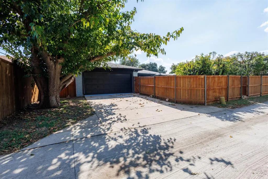 2121 Poppy Lane