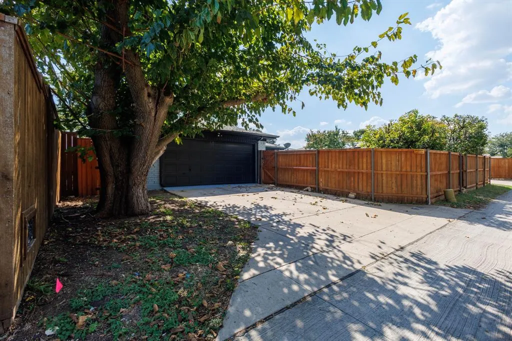 2121 Poppy Lane