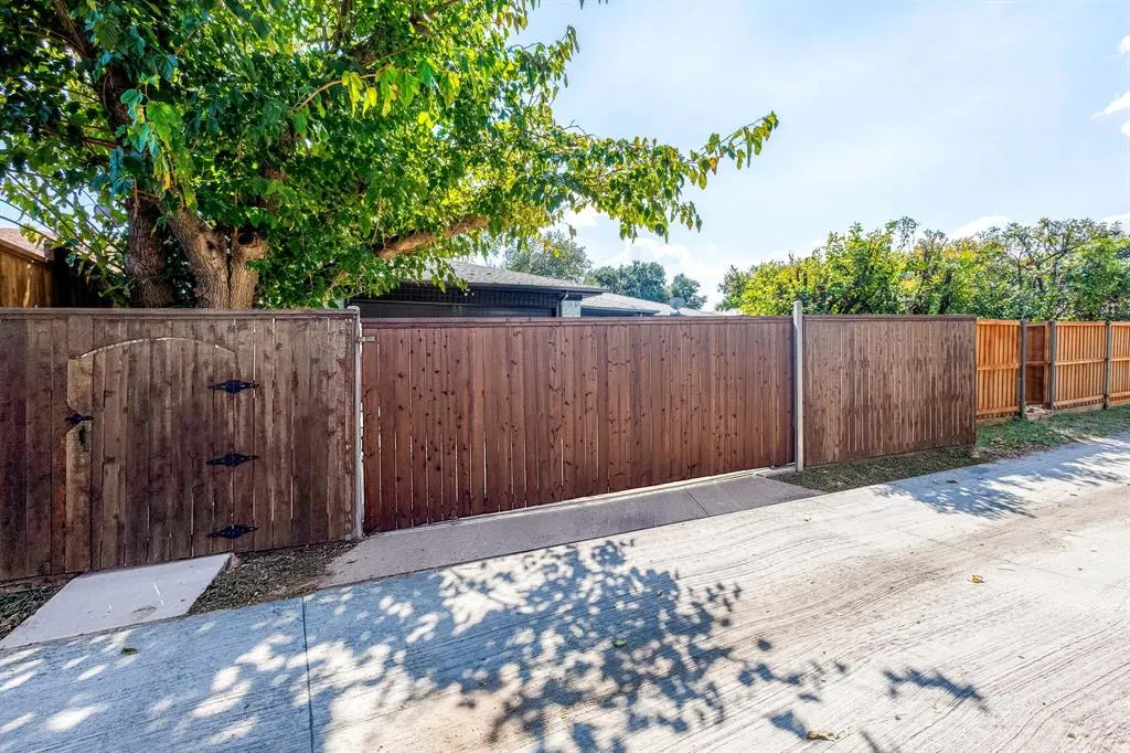 2121 Poppy Lane