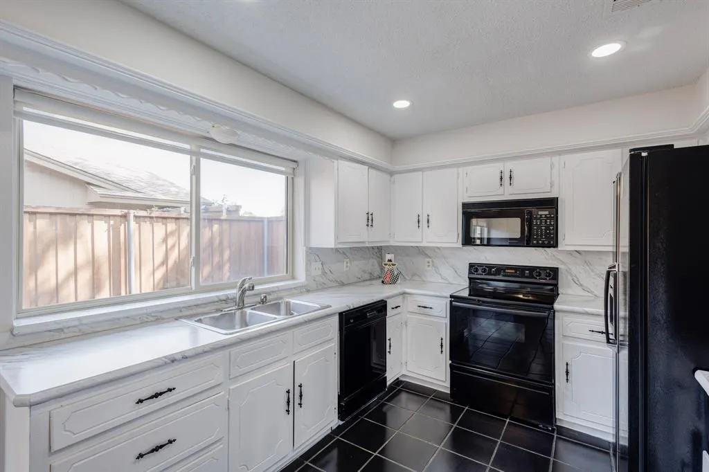 2121 Poppy Lane