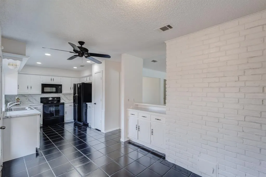 2121 Poppy Lane