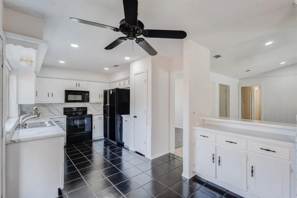 2121 Poppy Lane