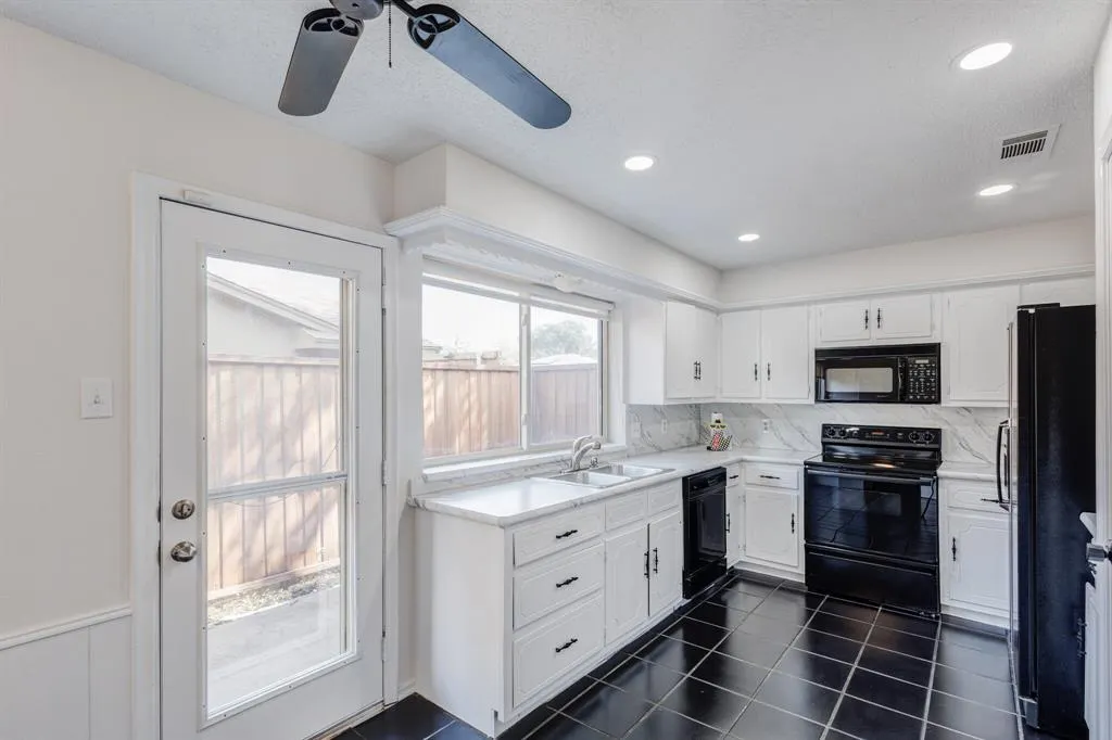 2121 Poppy Lane