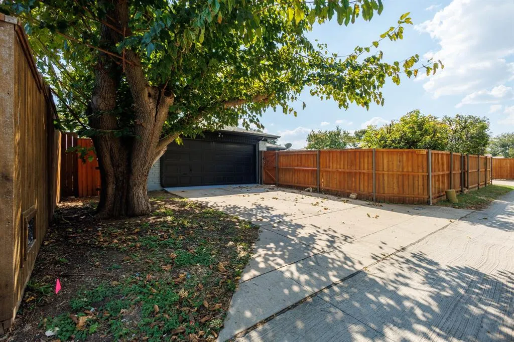 2121 Poppy Lane