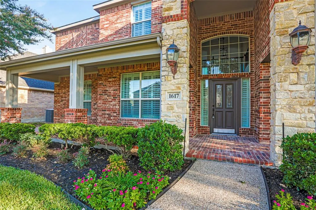 1617 Sweetbay Drive