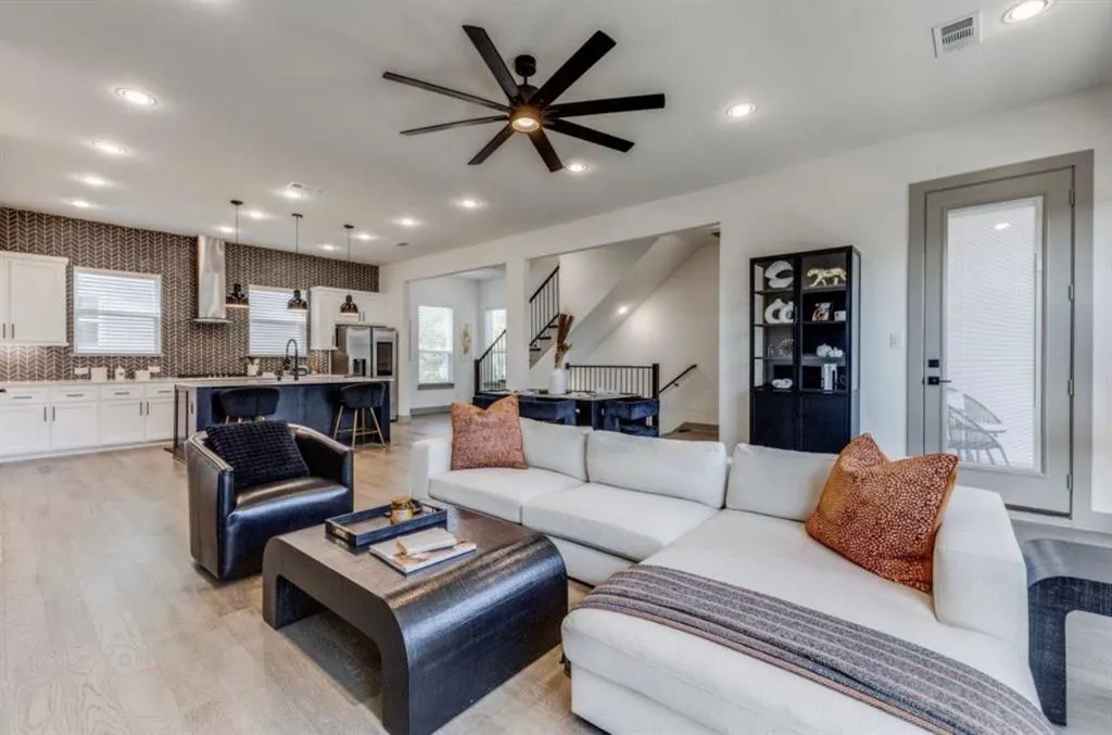 2649 La Altura Lane