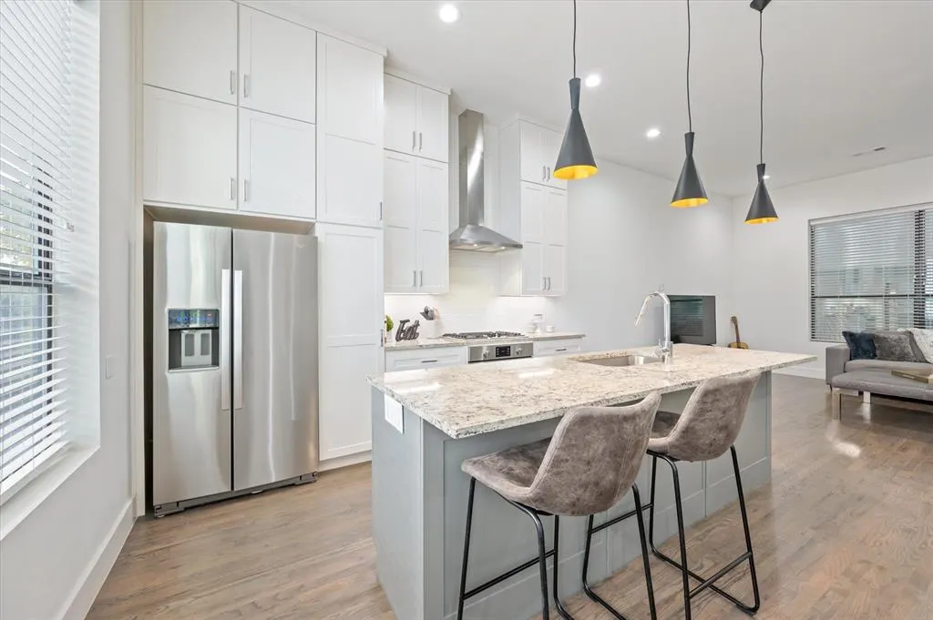 1848 Euclid Avenue, #104