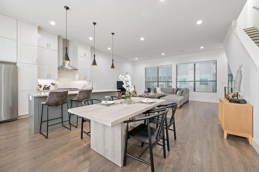 1848 Euclid Avenue, #104