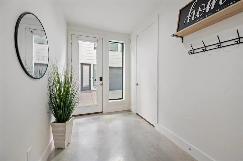 1848 Euclid Avenue, #104
