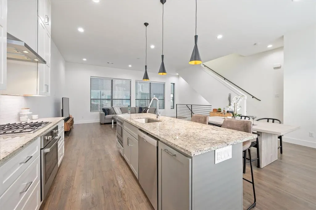 1848 Euclid Avenue, #104