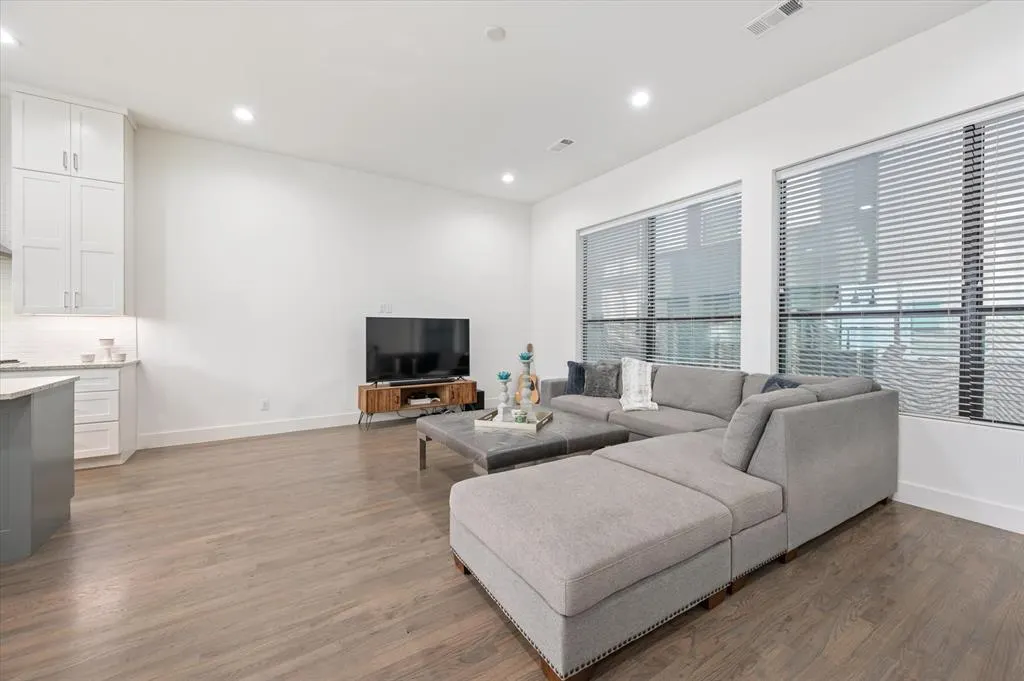 1848 Euclid Avenue, #104