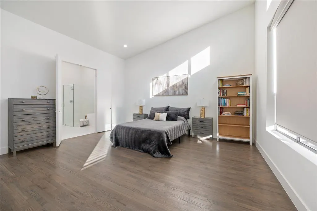 1848 Euclid Avenue, #104
