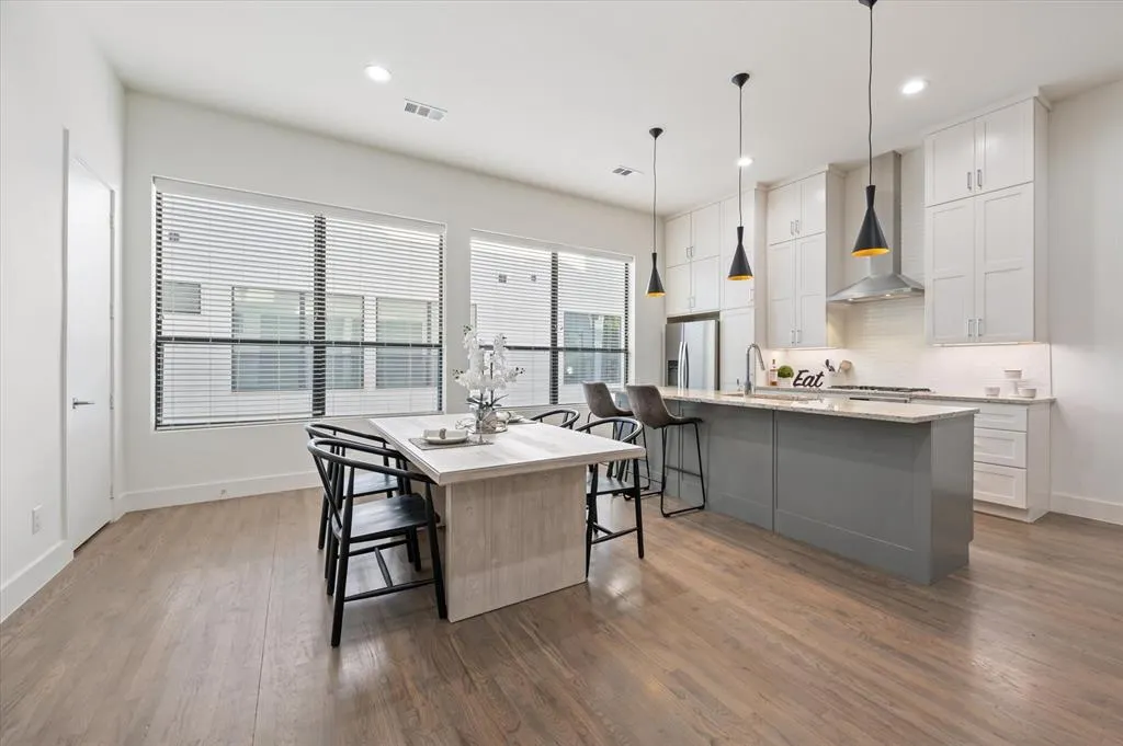 1848 Euclid Avenue, #104