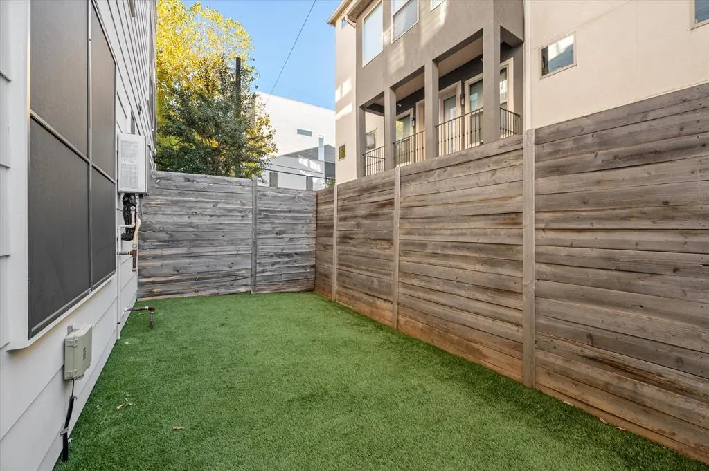 1848 Euclid Avenue, #104