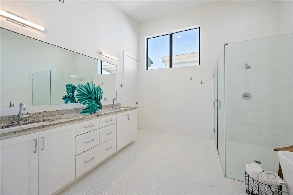 1848 Euclid Avenue, #104