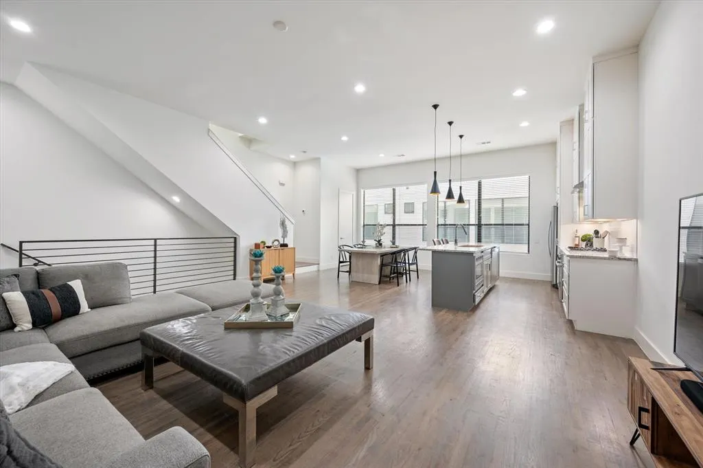 1848 Euclid Avenue, #104