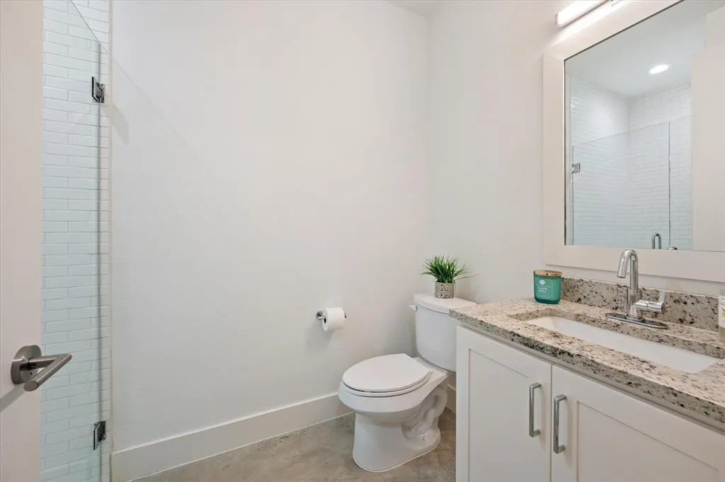 1848 Euclid Avenue, #104