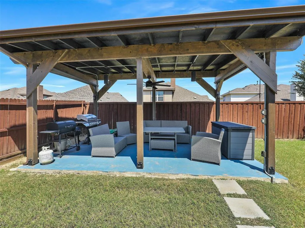 2613 Sunstar Drive