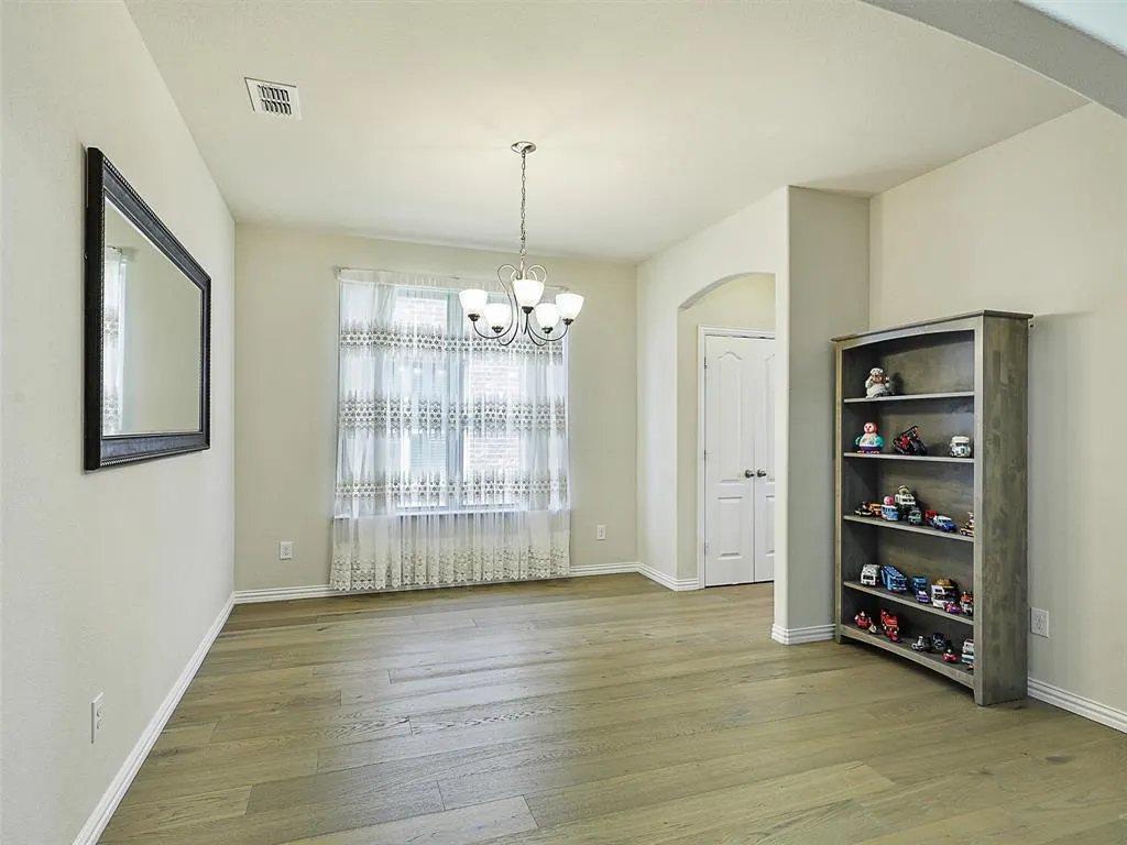 2613 Sunstar Drive