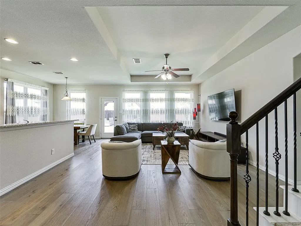 2613 Sunstar Drive