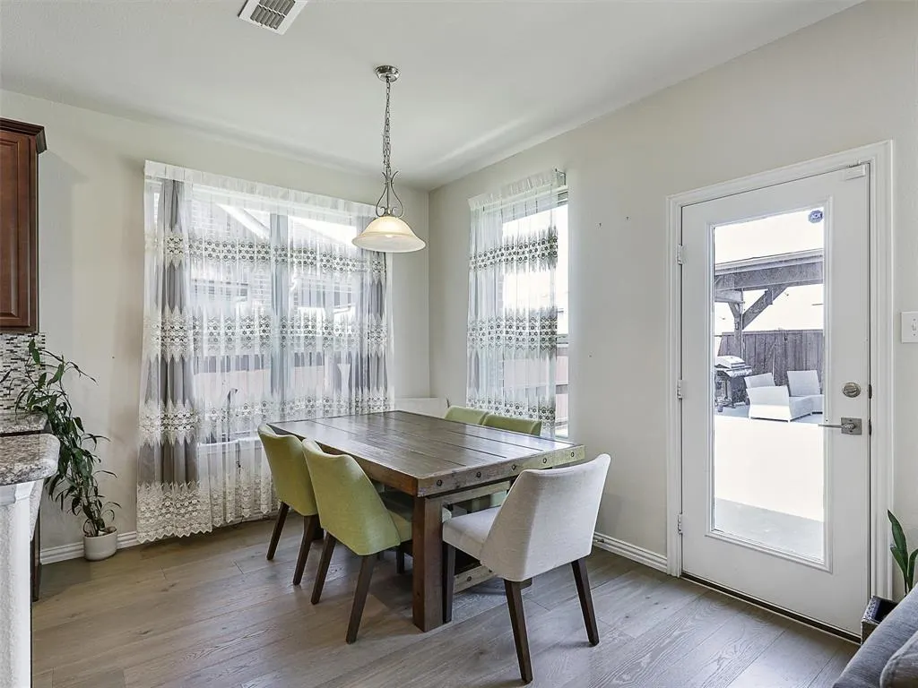 2613 Sunstar Drive