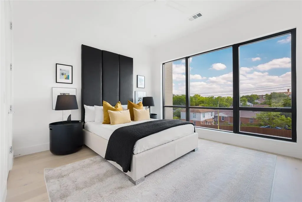 610 N Oak Cliff Boulevard, #204