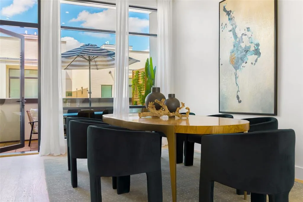 610 N Oak Cliff Boulevard, #204