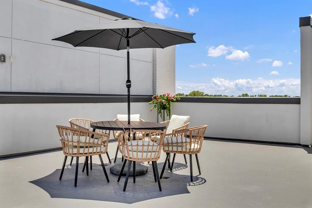 610 N Oak Cliff Boulevard, #204