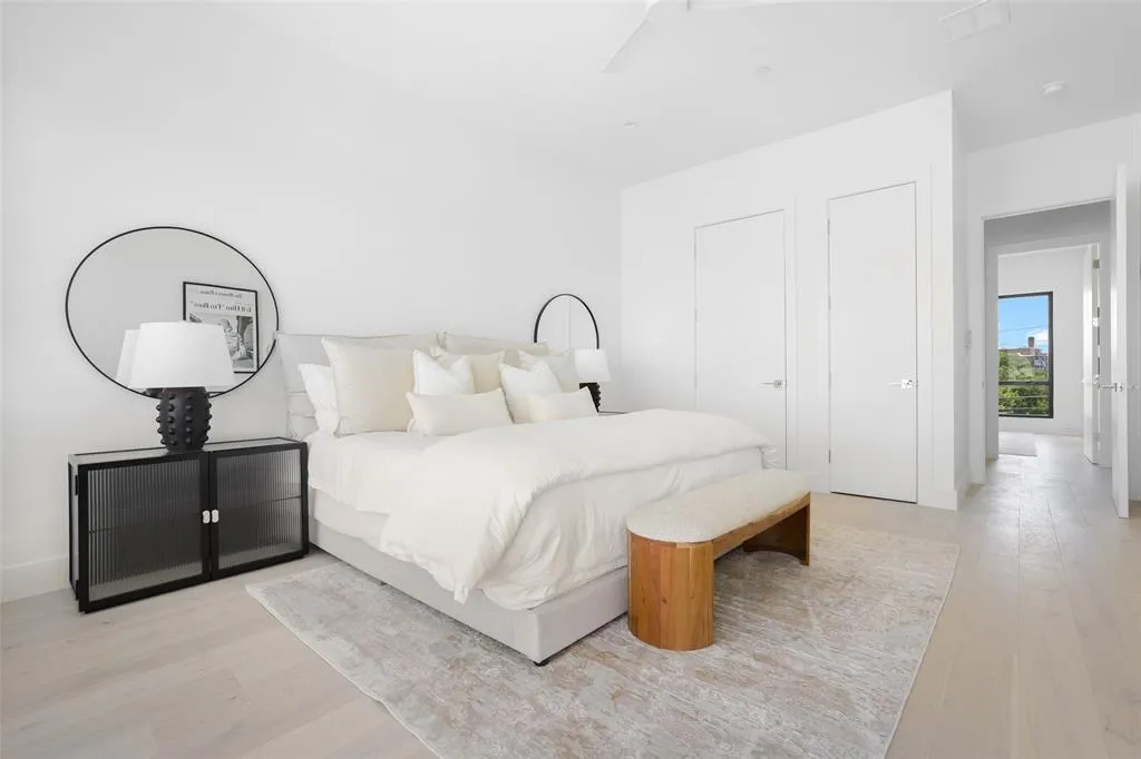 610 N Oak Cliff Boulevard, #204