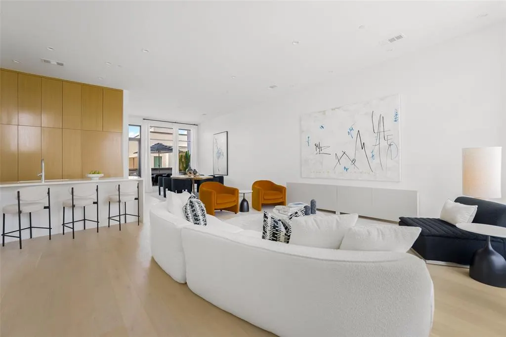 610 N Oak Cliff Boulevard, #204