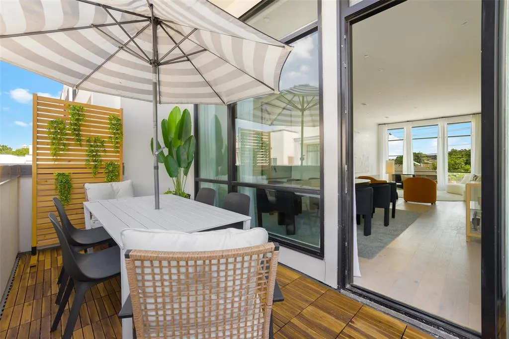 610 N Oak Cliff Boulevard, #204