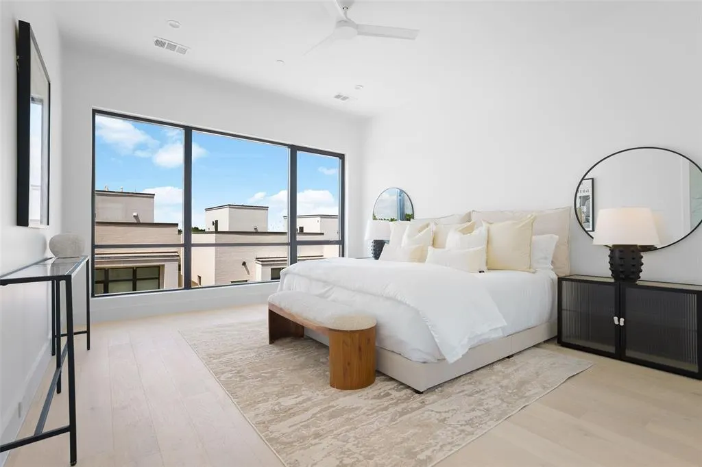 610 N Oak Cliff Boulevard, #204