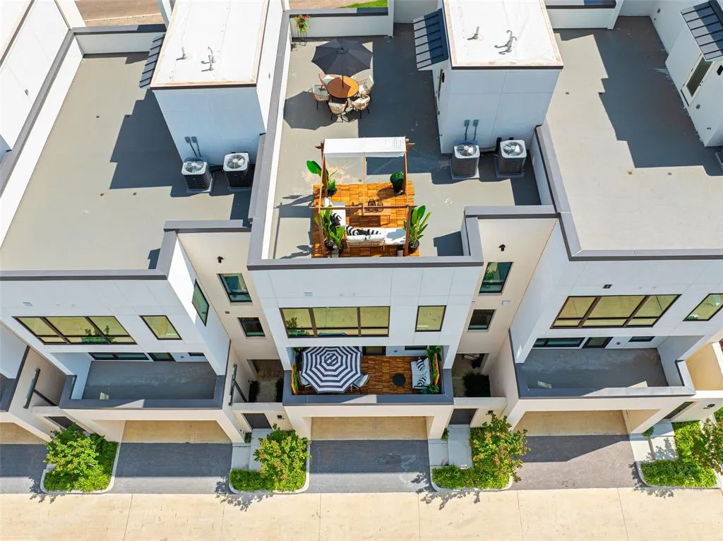 610 N Oak Cliff Boulevard, #204