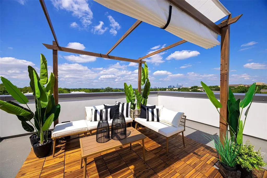610 N Oak Cliff Boulevard, #204