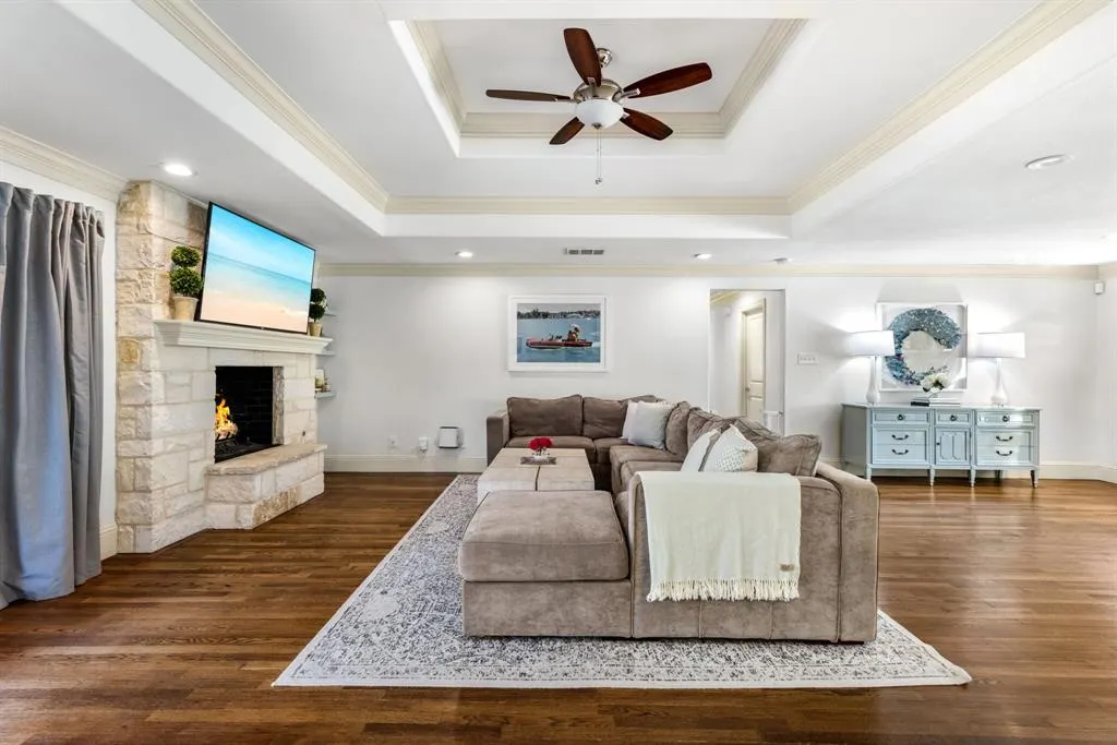 3965 Crown Shore Drive