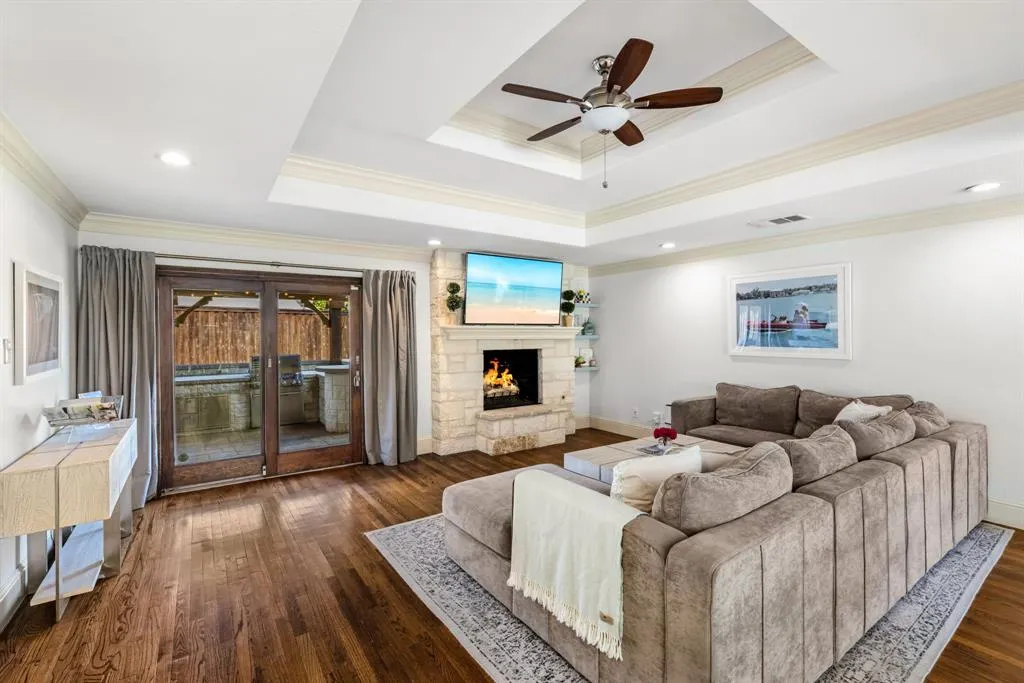 3965 Crown Shore Drive