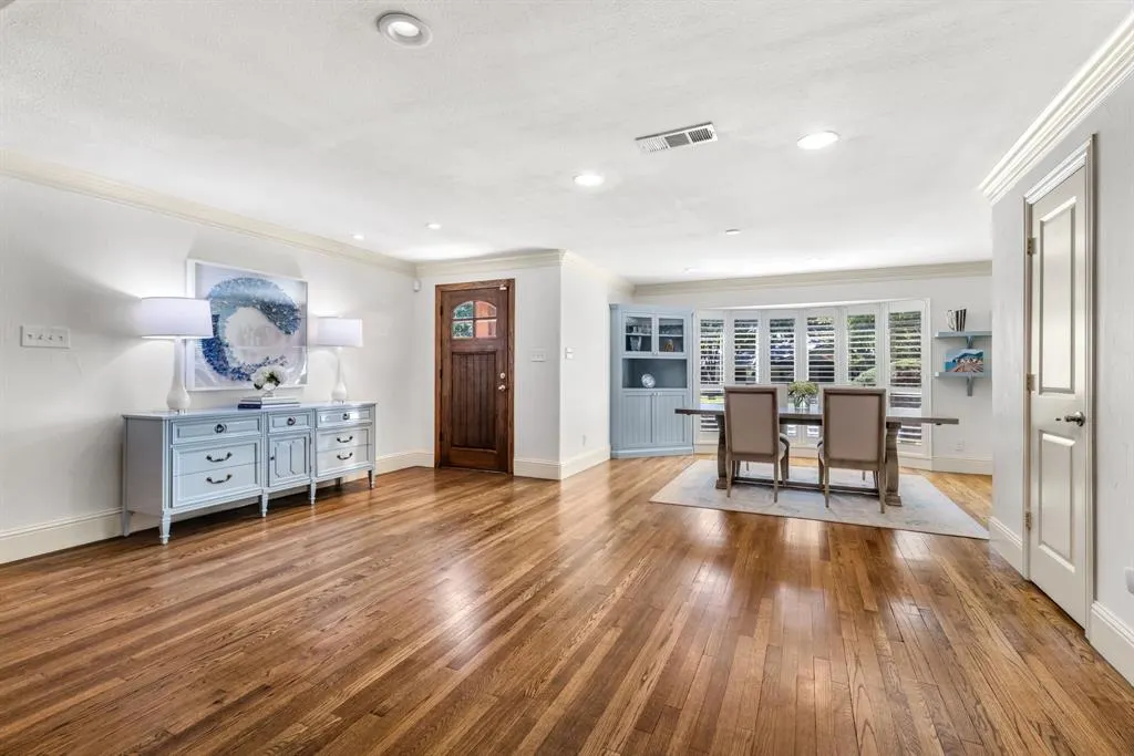 3965 Crown Shore Drive