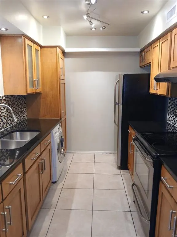 10536 Stone Canyon Road, #216