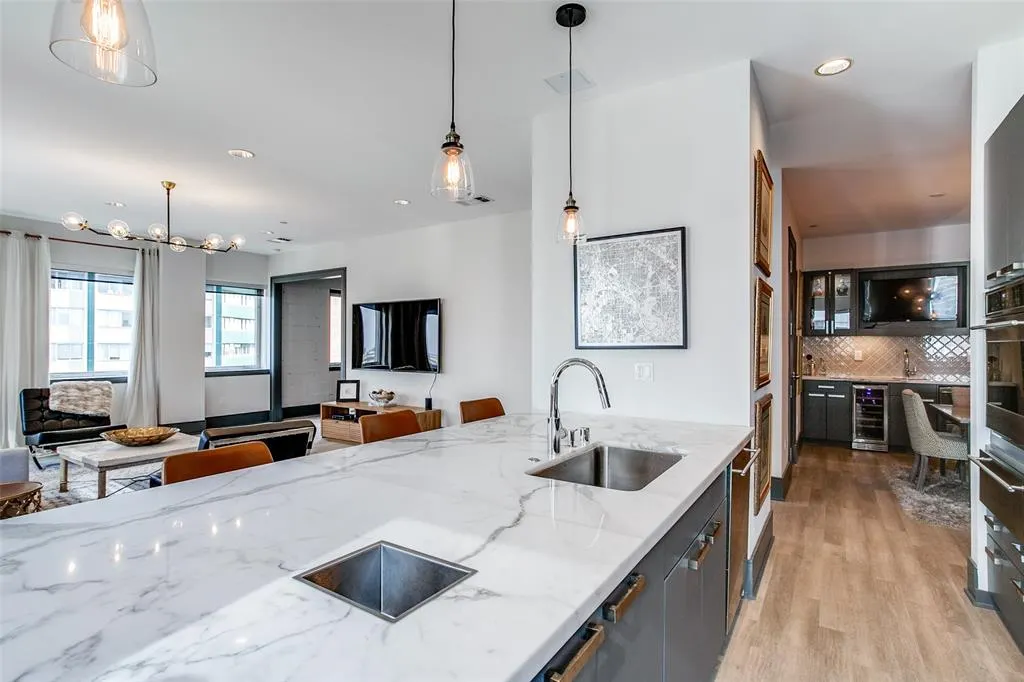 1505 Elm Street, #1603