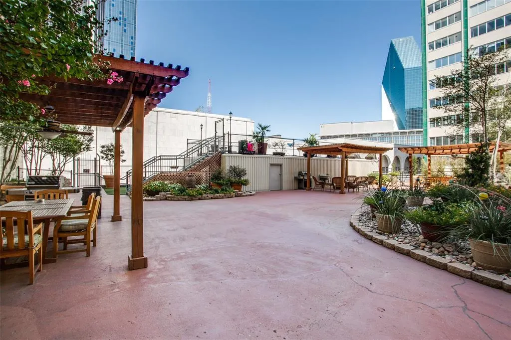 1505 Elm Street, #1603