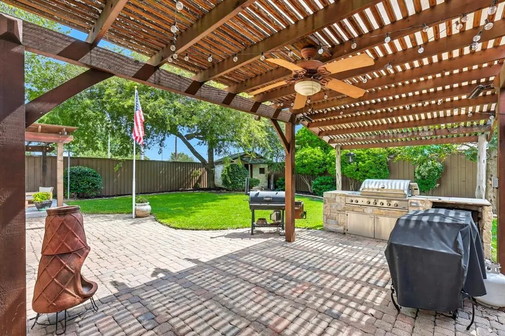 202 Mistletoe Drive