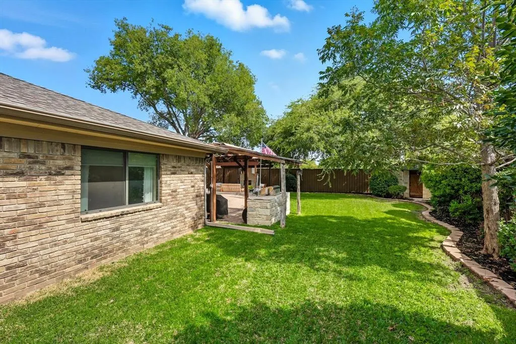 202 Mistletoe Drive