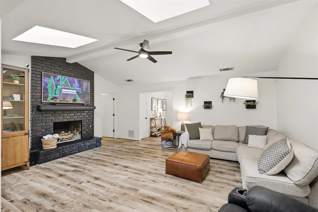 202 Mistletoe Drive